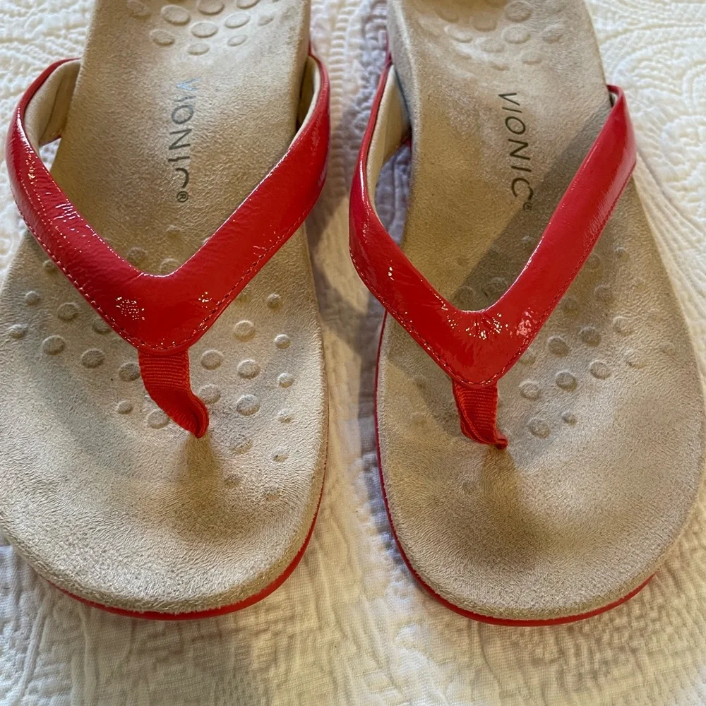 Vionic Red Sandals - Picture 2 of 7